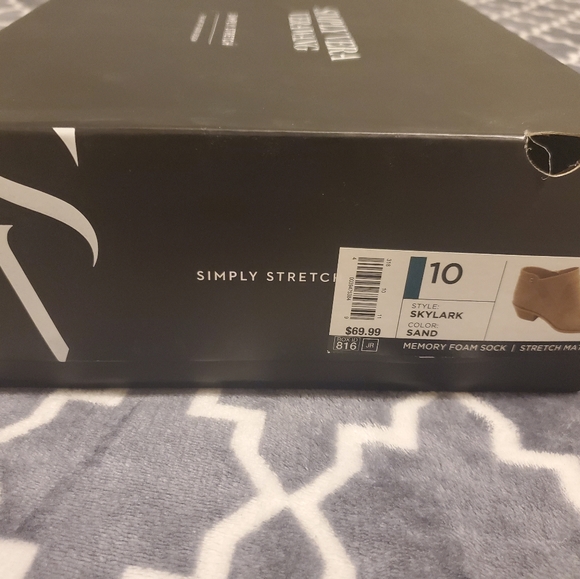 Simply Vera Booties - Picture 3 of 5